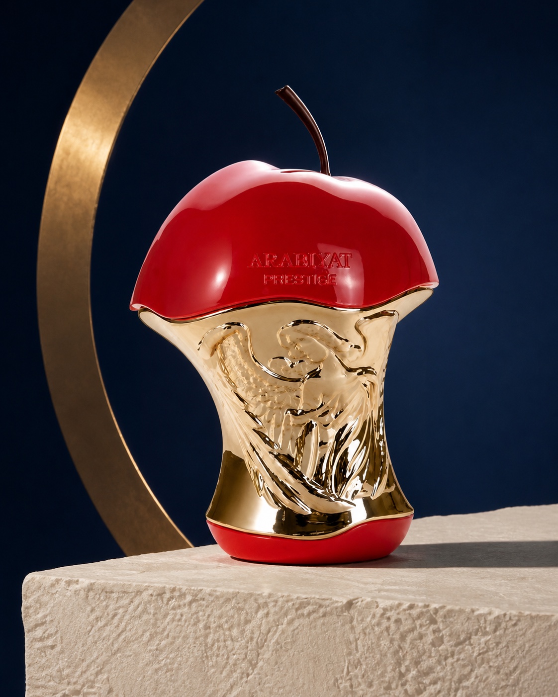 Perfume Apple Forbidden da Arabiyat Prestige em formato de maçã